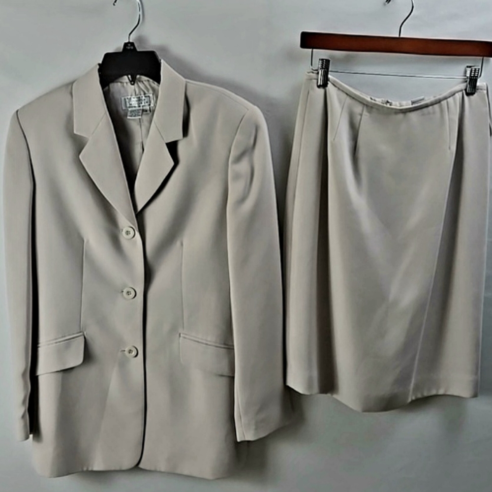 Jennifer Moore Womens 2pc 3 Button Lt Grey Skirt Suite Sz 6